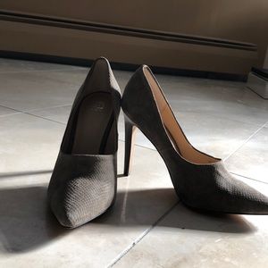 Joe’s 10 high heel suede pumps. NEVER WORN